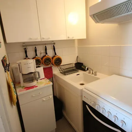 Studio Chamrousse, 1 Pièce, 4 Personnes - Fr-1-549-99 Appartement *